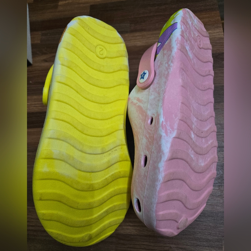 Kids Spongebob Clogs crocs Size 2 - Picture 2 of 3